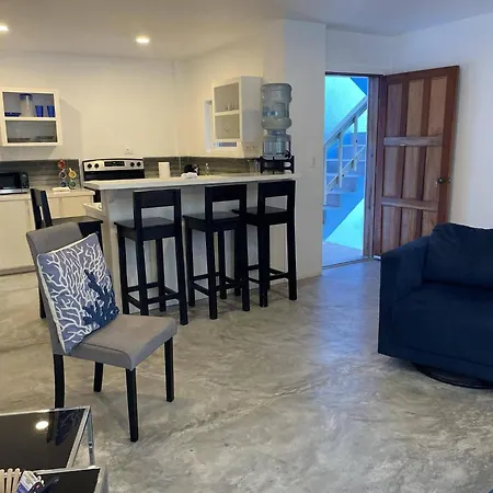 Flip Flop Inn Suites Unit 1